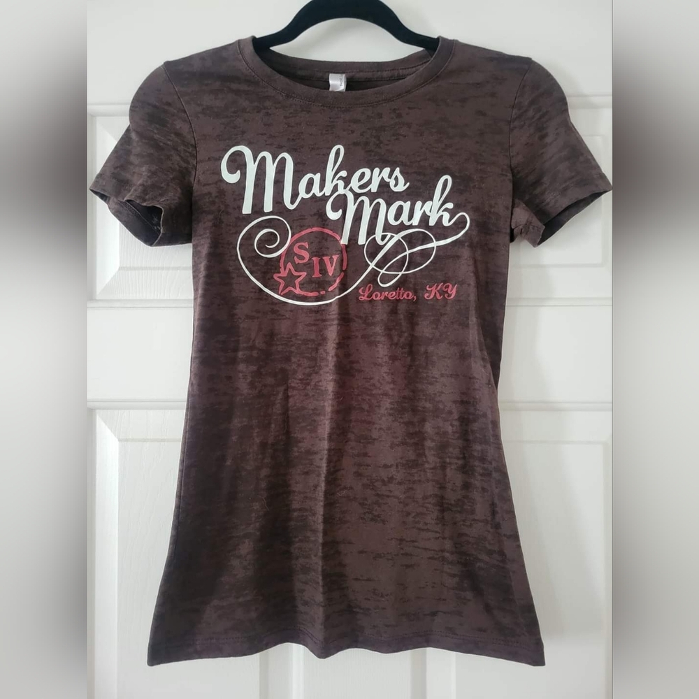 Maker mark woman's euc size small tee
